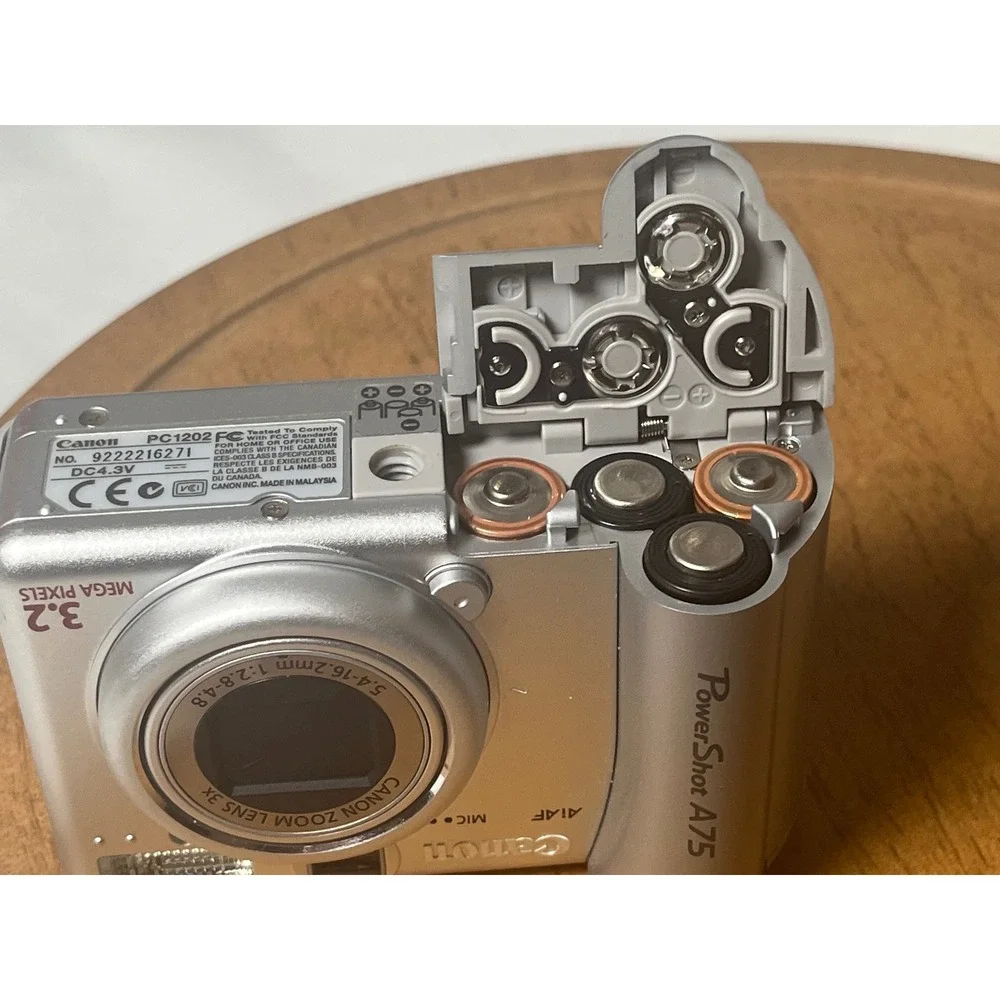 Canon PowerShot A75 Silver 3.2MP Digital Camera 3x Optical Zoom with Case WORKS